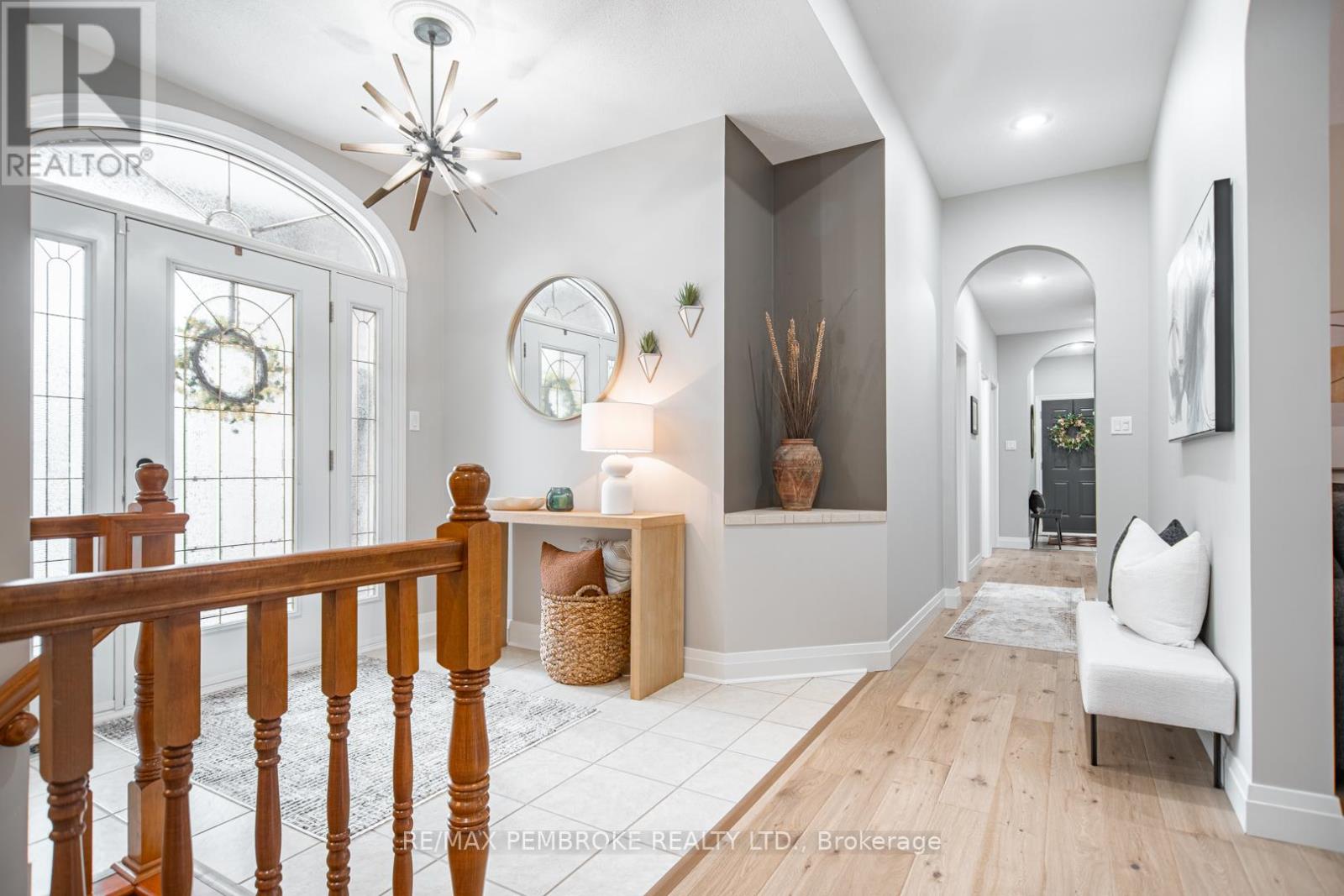 20 Mallard Street, Laurentian Valley, Ontario  K8A 8N9 - Photo 4 - X12983836