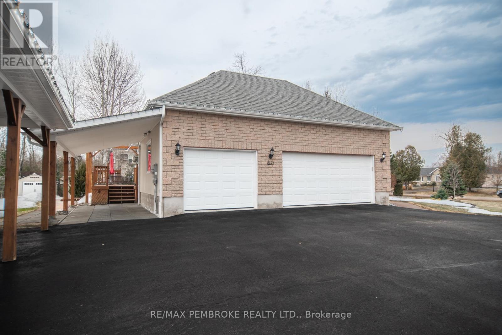 20 Mallard Street, Laurentian Valley, Ontario  K8A 8N9 - Photo 40 - X12983836