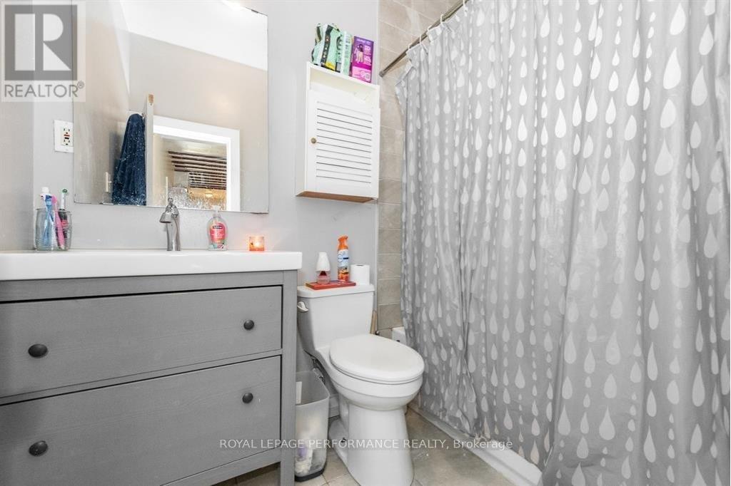 A - 721 Cooper Street, Ottawa, Ontario  K1R 5J5 - Photo 12 - X12983818
