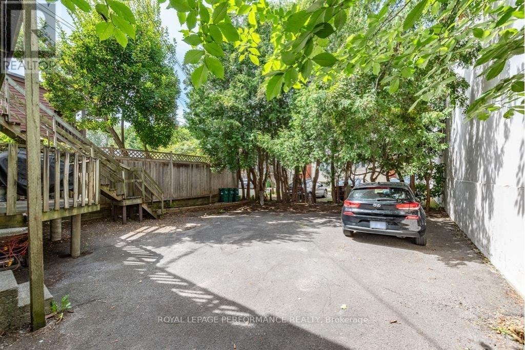 A - 721 Cooper Street, Ottawa, Ontario  K1R 5J5 - Photo 16 - X12983818