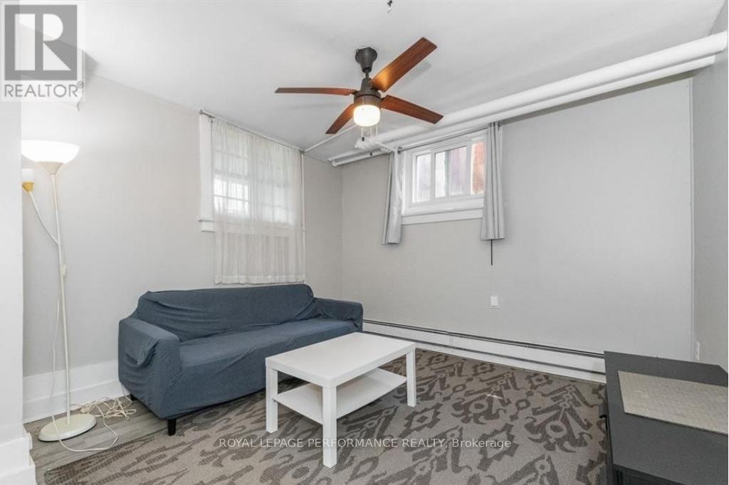 B - 721 Cooper Street, Ottawa, Ontario  K1R 5J5 - Photo 5 - X12983848
