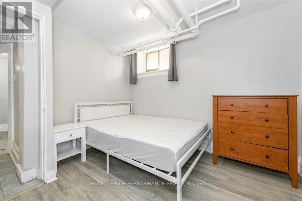 B - 721 Cooper Street, Ottawa, Ontario  K1R 5J5 - Photo 9 - X12983848