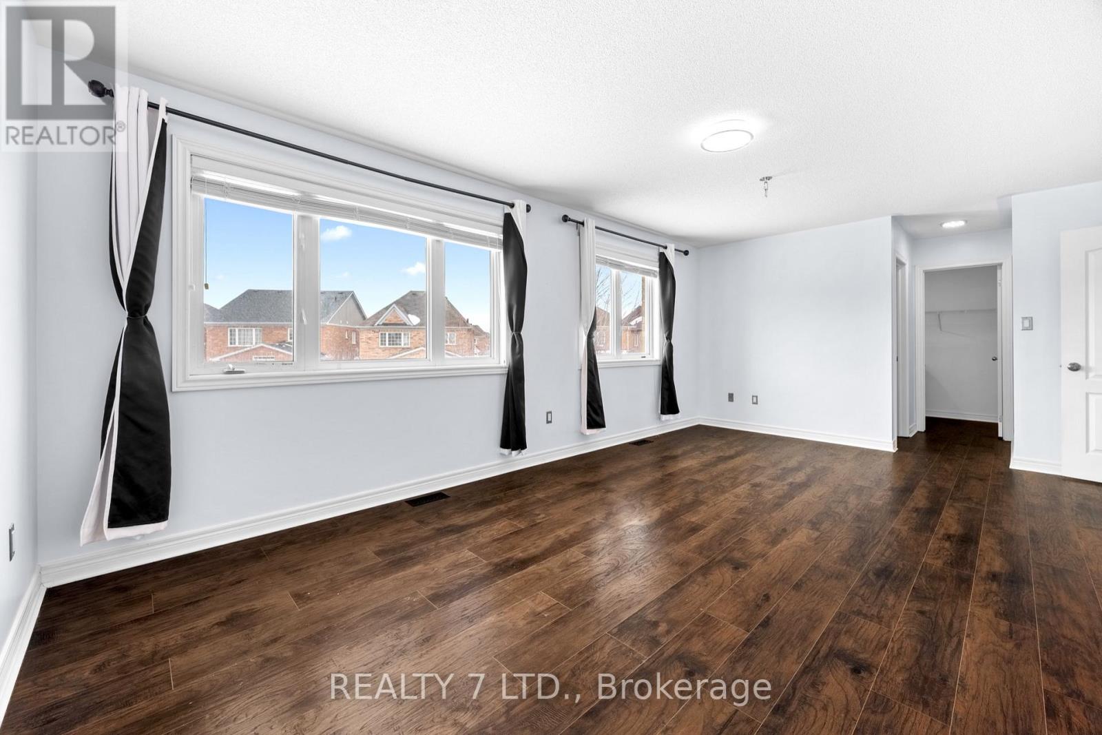 67 Jewelwing Court, Bradford West Gwillimbury (Bradford), Ontario  L3Z 0N7 - Photo 21 - N12983760