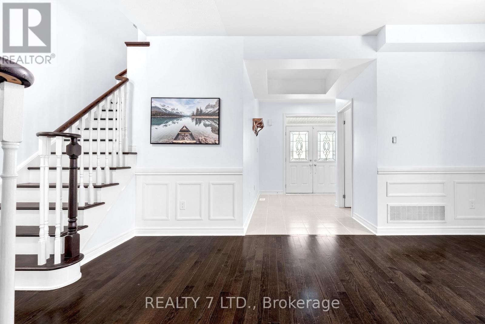 67 Jewelwing Court, Bradford West Gwillimbury (Bradford), Ontario  L3Z 0N7 - Photo 4 - N12983760