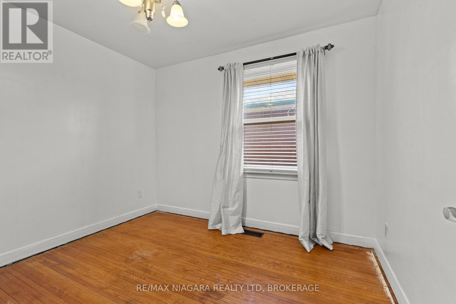 96 Terrace Drive, Hamilton, Ontario  L9A 2Y6 - Photo 11 - X12983758