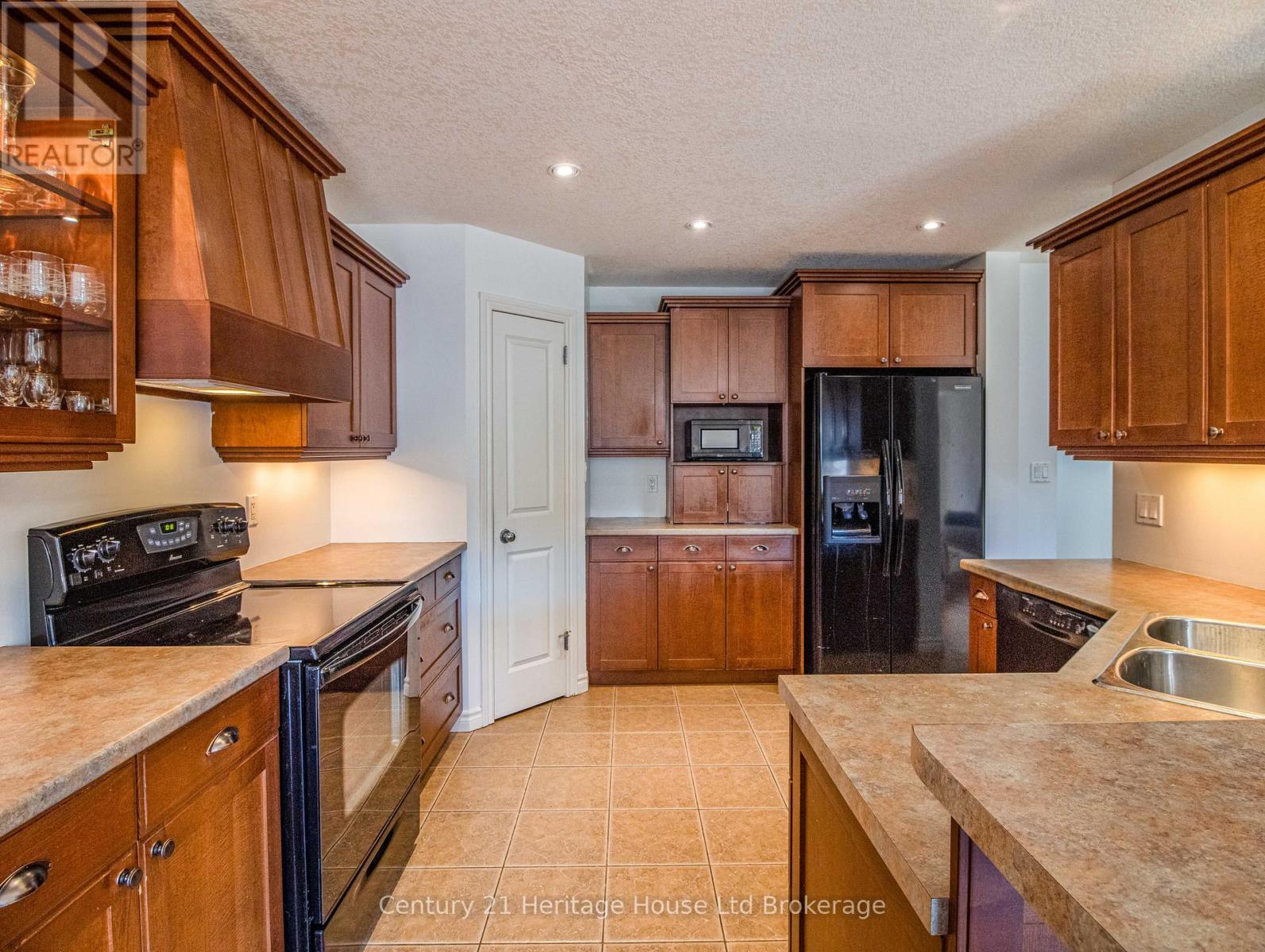 169 First Street W, Woolwich, Ontario  N3B 1H1 - Photo 11 - X12983610