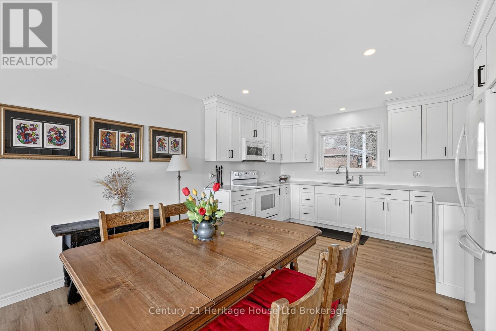 181 Clarke Road E, Ingersoll, Ontario  N5C 3T7 - Photo 10 - X12983806