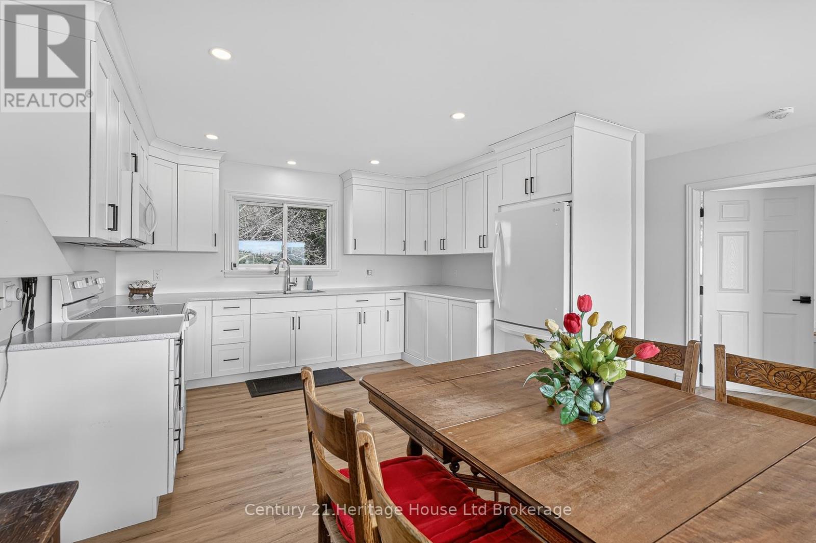 181 Clarke Road E, Ingersoll, Ontario  N5C 3T7 - Photo 11 - X12983806