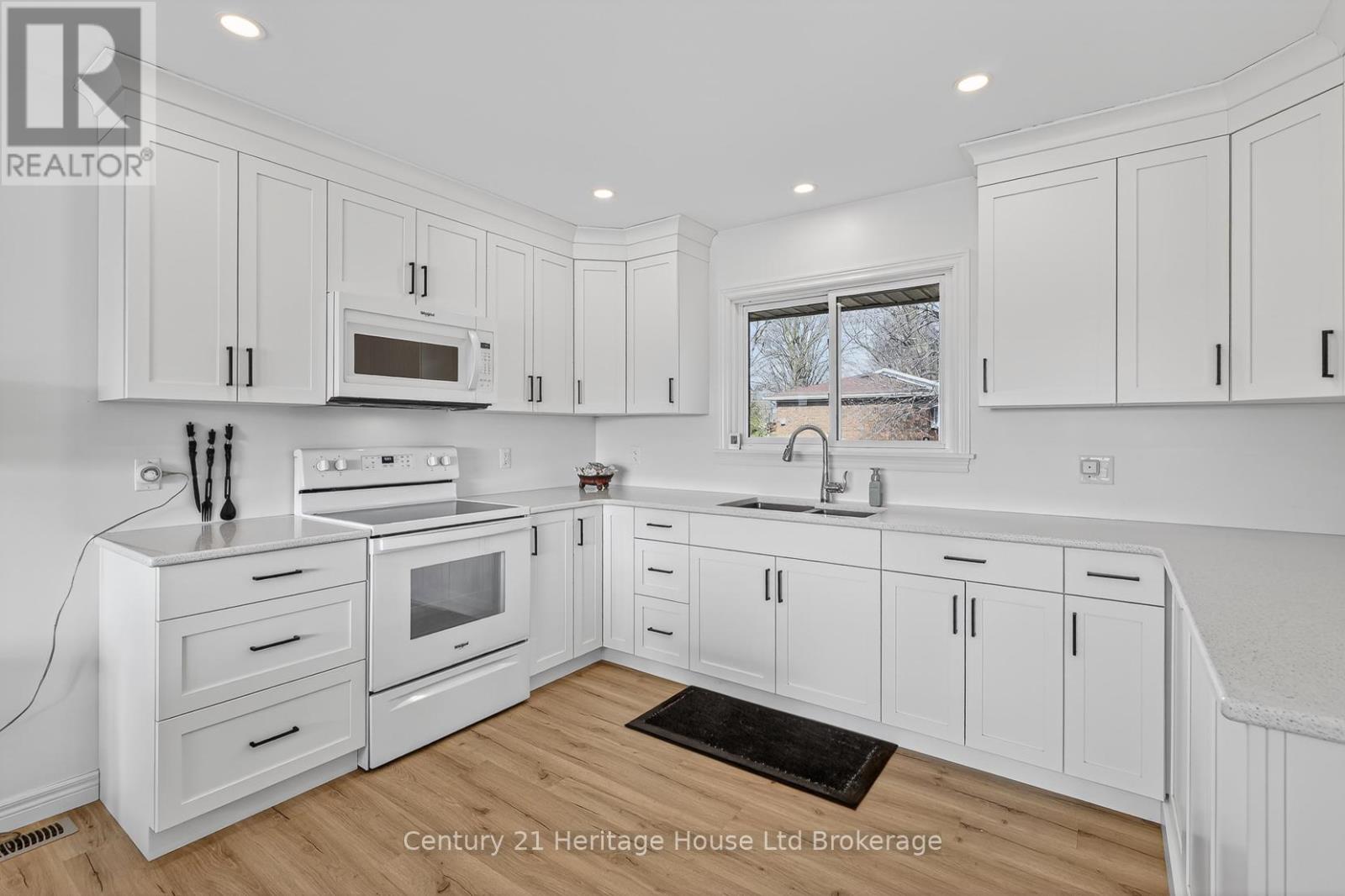 181 Clarke Road E, Ingersoll, Ontario  N5C 3T7 - Photo 13 - X12983806