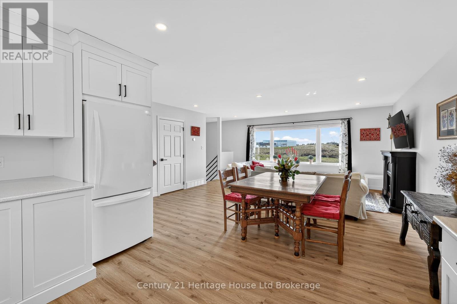 181 Clarke Road E, Ingersoll, Ontario  N5C 3T7 - Photo 14 - X12983806