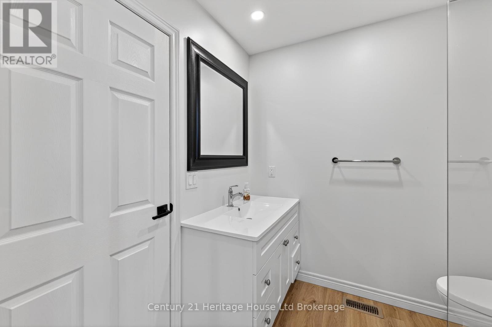 181 Clarke Road E, Ingersoll, Ontario  N5C 3T7 - Photo 15 - X12983806