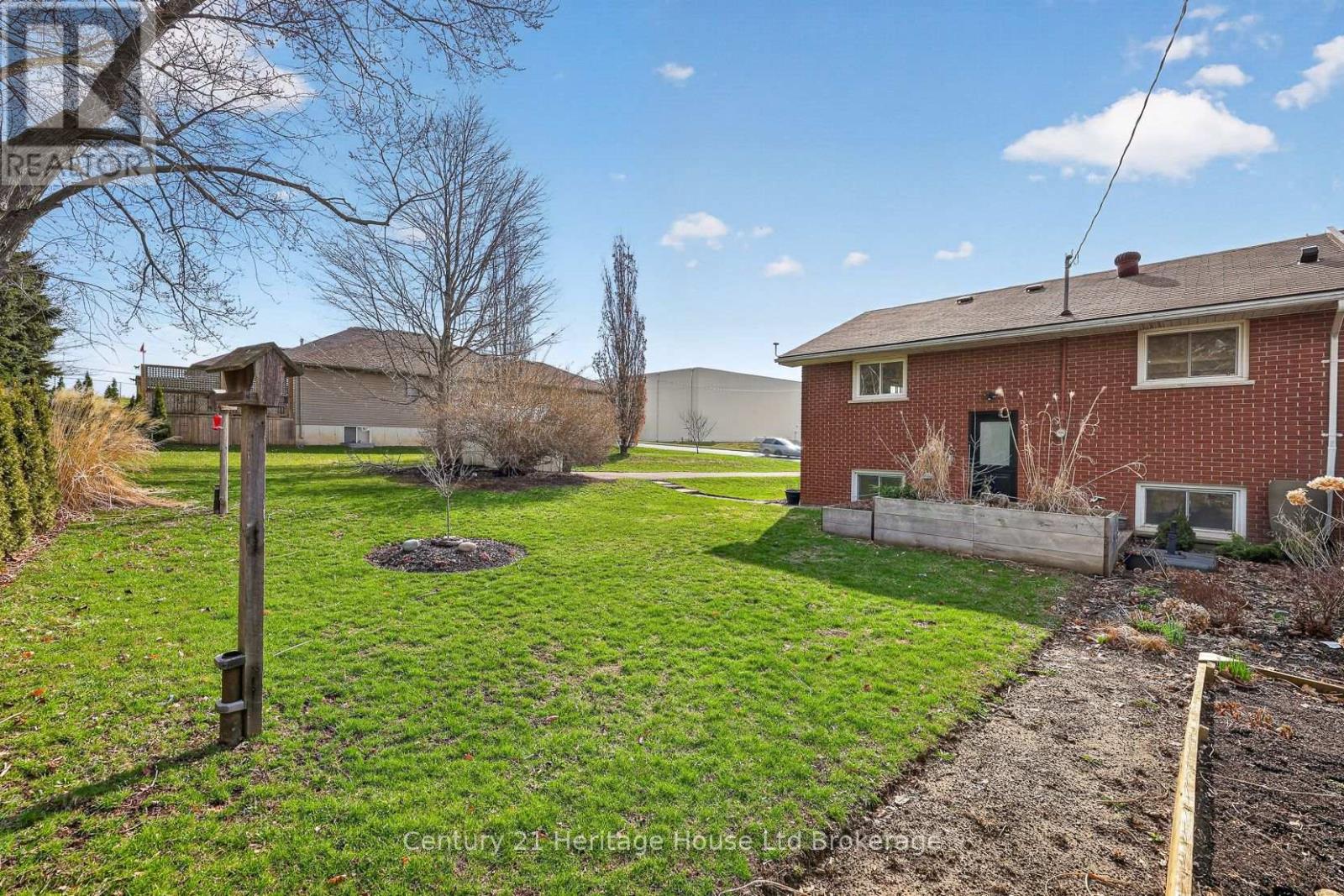 181 Clarke Road E, Ingersoll, Ontario  N5C 3T7 - Photo 32 - X12983806