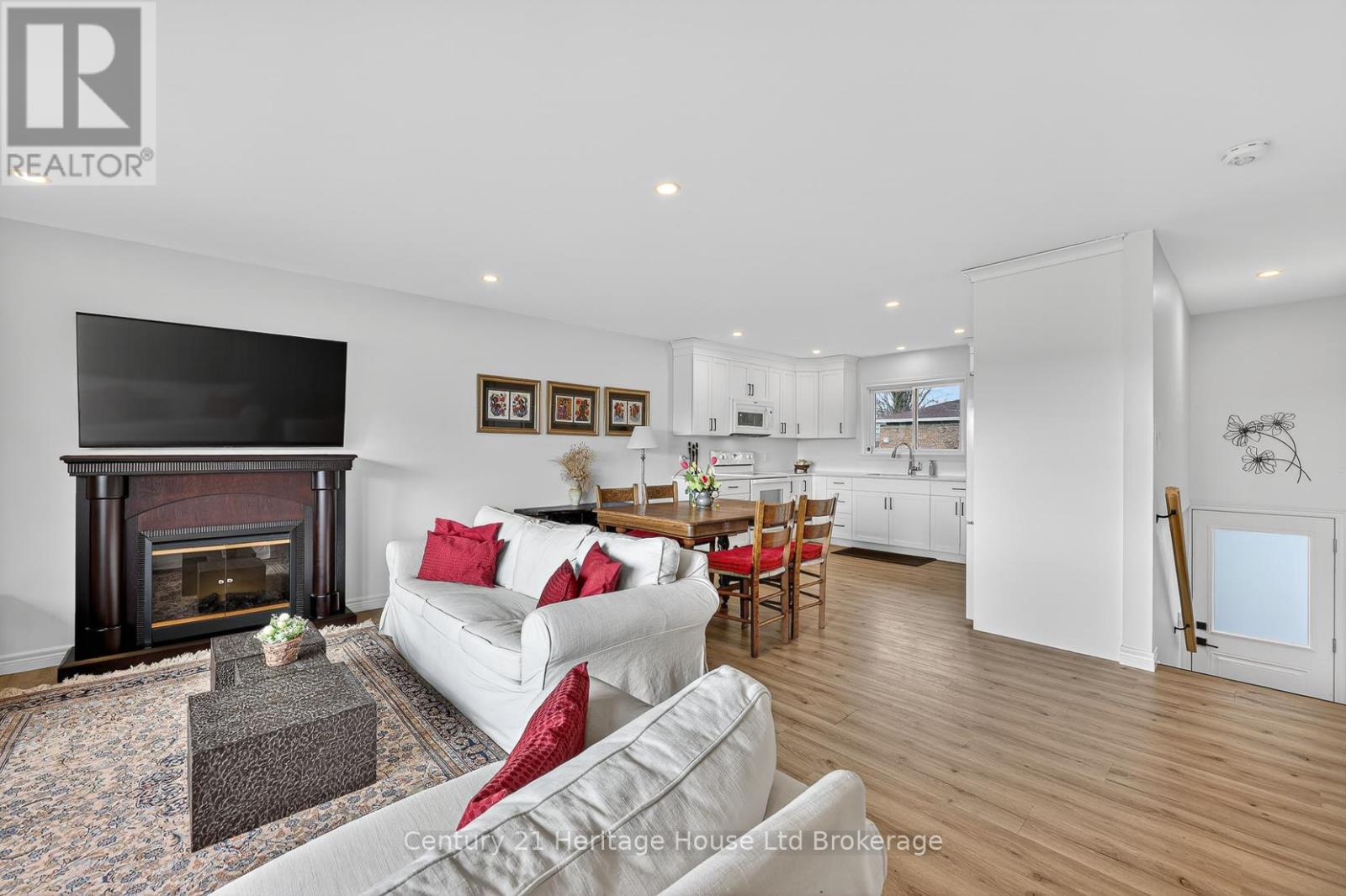 181 Clarke Road E, Ingersoll, Ontario  N5C 3T7 - Photo 4 - X12983806