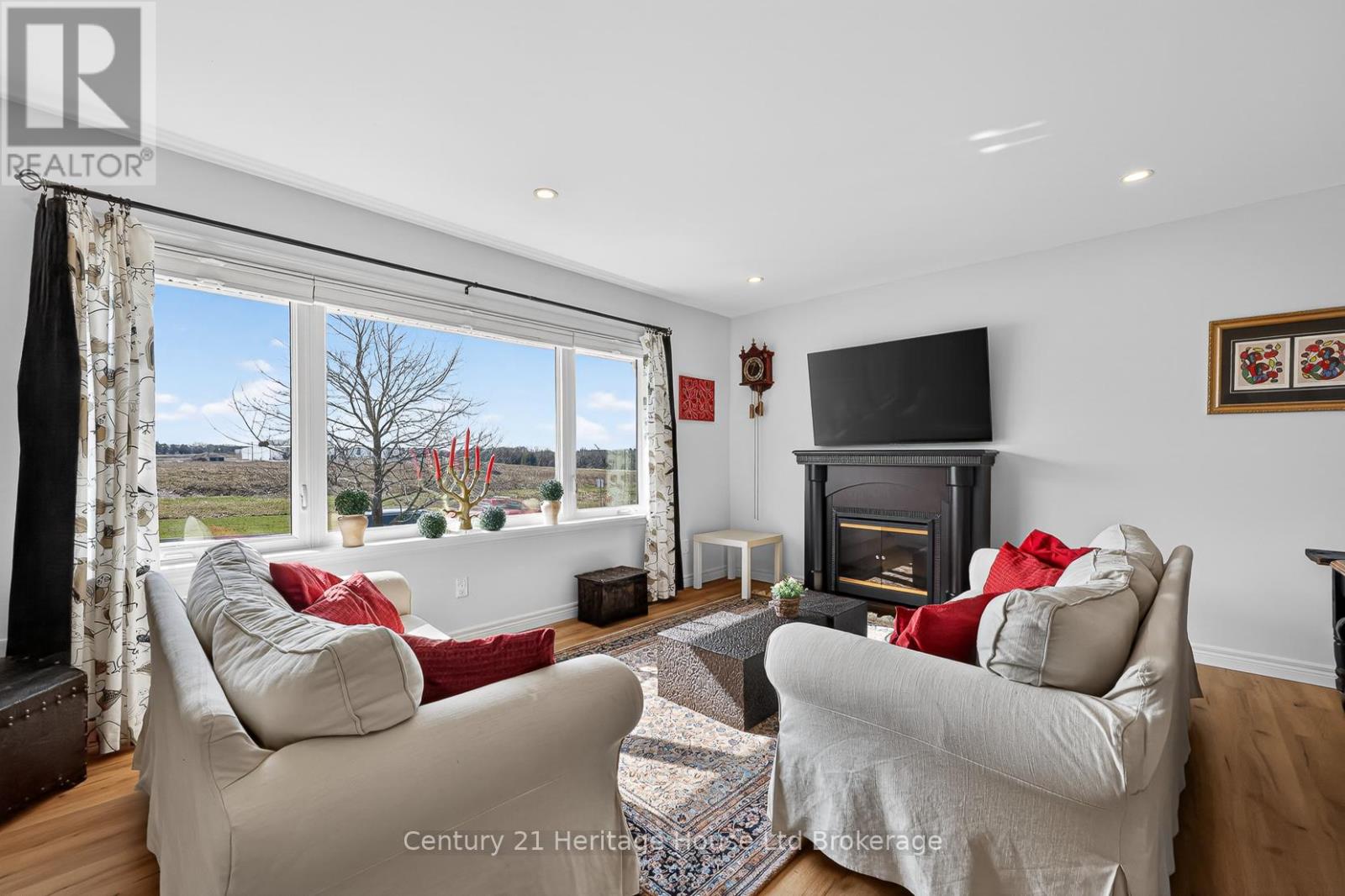 181 Clarke Road E, Ingersoll, Ontario  N5C 3T7 - Photo 6 - X12983806