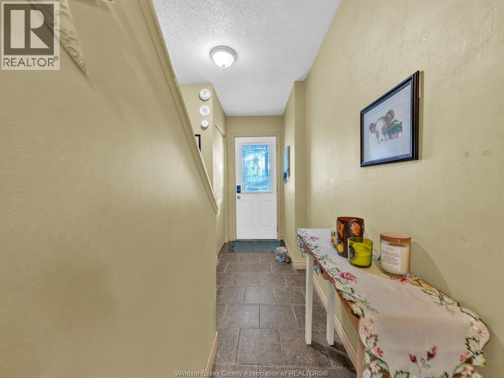 6430 Thornberry, Windsor, Ontario  N8T 2W9 - Photo 7 - 26007785