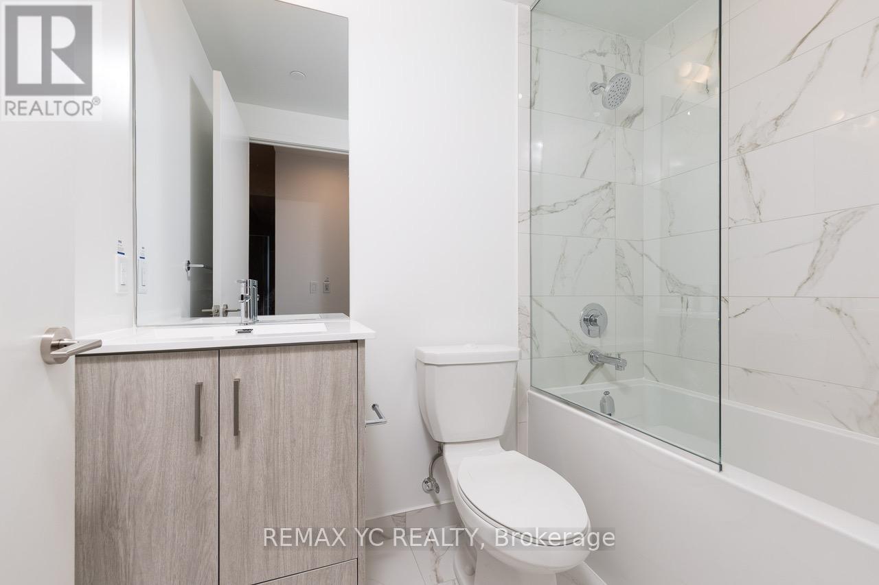 #3205 - 180 Front Street E, Toronto (Moss Park), Ontario  M5A 0A9 - Photo 7 - C12983510