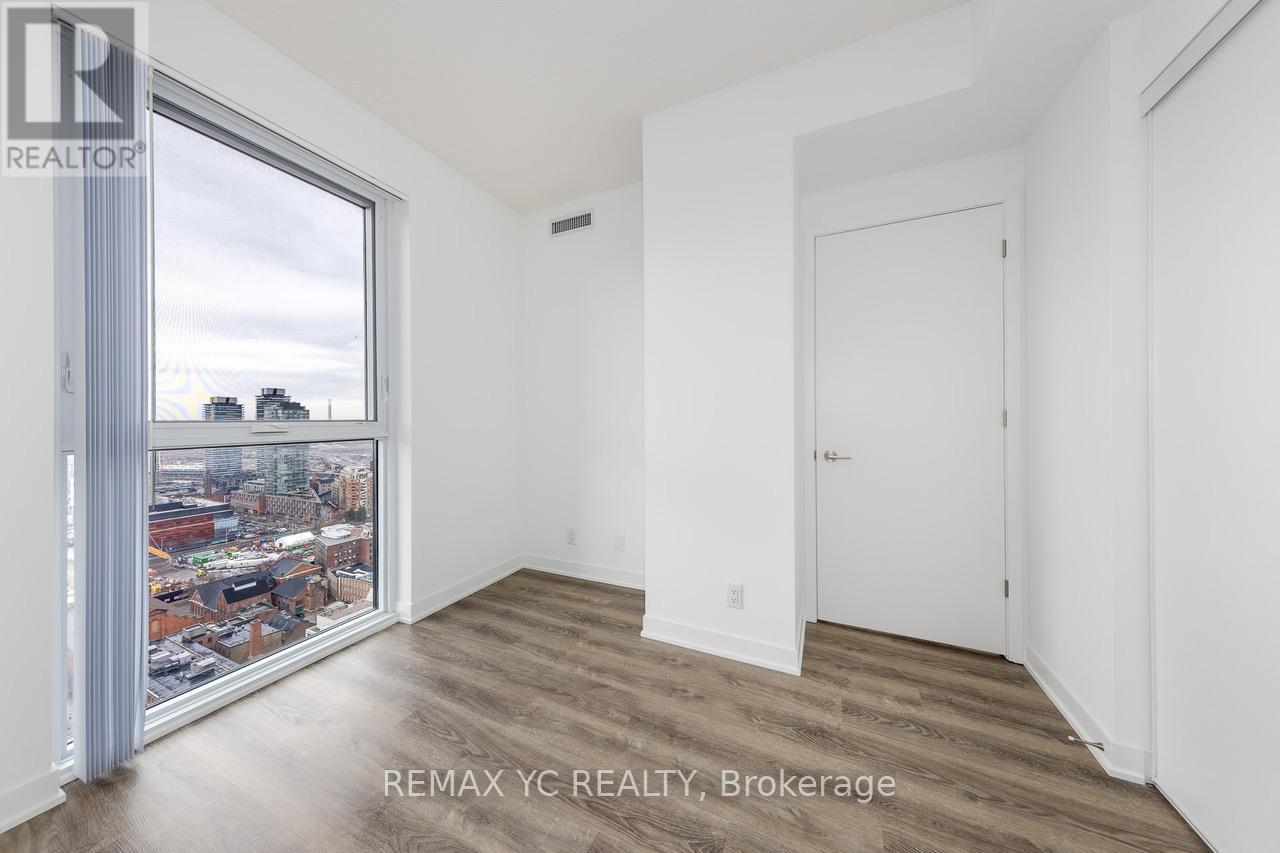 #3205 - 180 Front Street E, Toronto (Moss Park), Ontario  M5A 0A9 - Photo 9 - C12983510