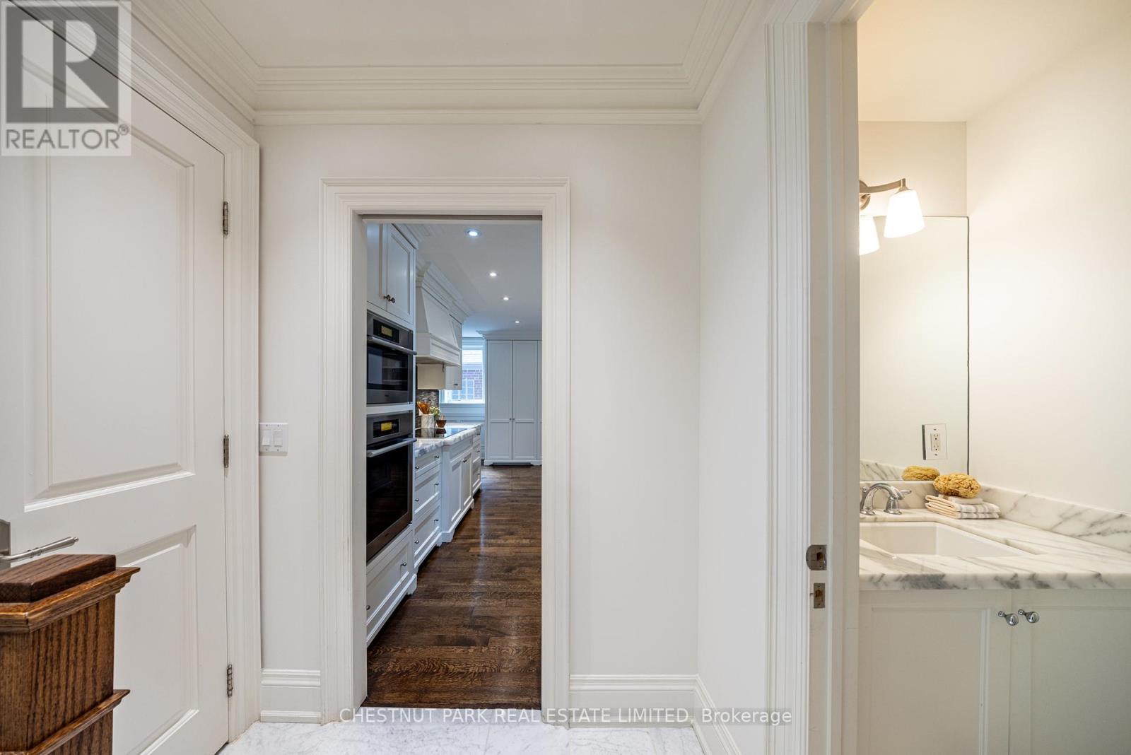 38 Annesley Avenue, Toronto, Ontario  M4G 2T7 - Photo 17 - C12983738