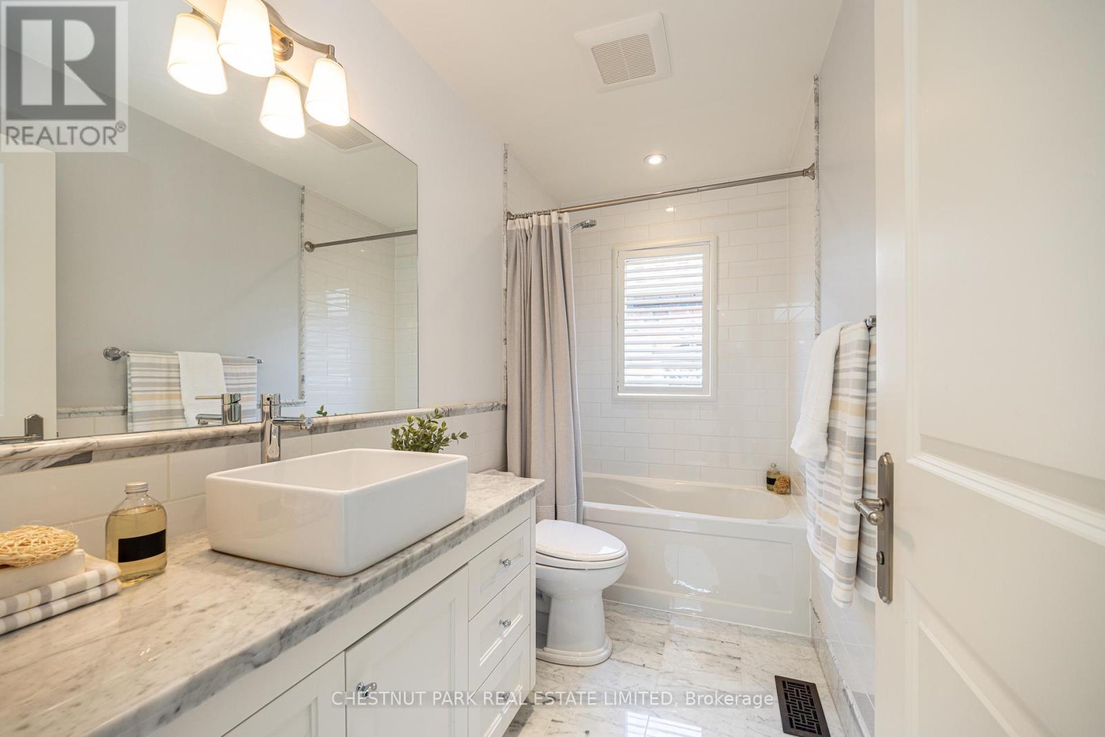 38 Annesley Avenue, Toronto, Ontario  M4G 2T7 - Photo 33 - C12983738