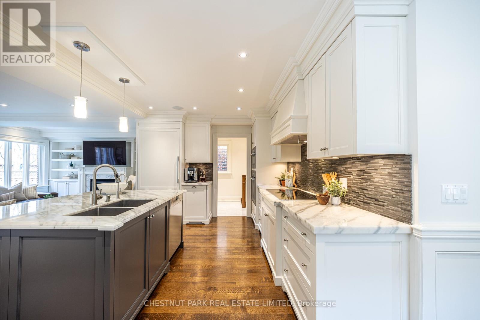 38 Annesley Avenue, Toronto, Ontario  M4G 2T7 - Photo 8 - C12983738