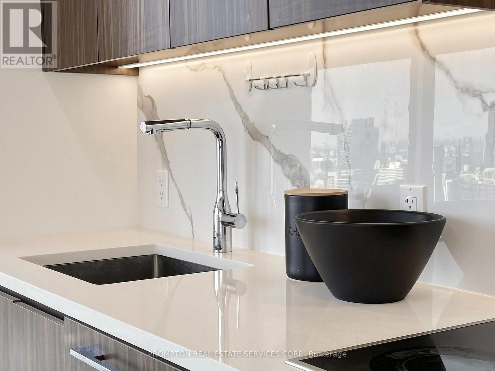 7203 - 3 Concord Cityplace Way, Toronto, Ontario  M5V 0X4 - Photo 26 - C12983766