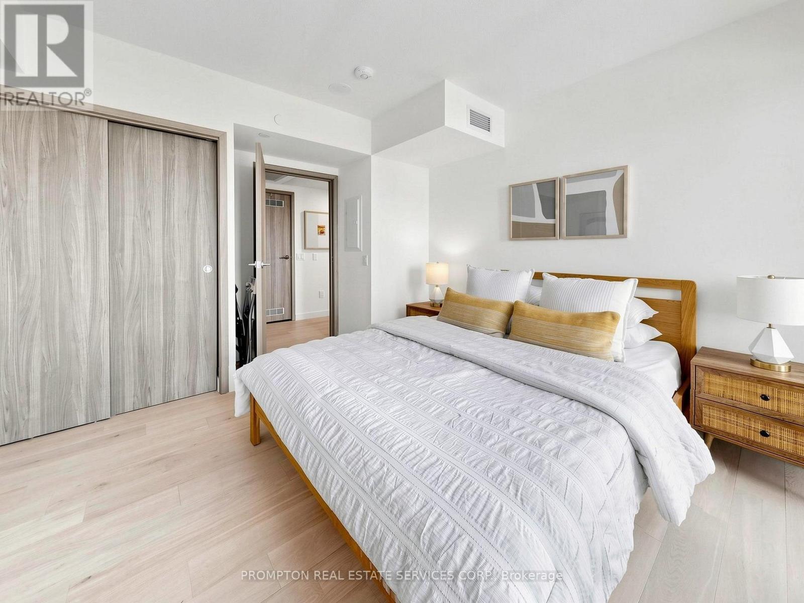 7203 - 3 Concord Cityplace Way, Toronto, Ontario  M5V 0X4 - Photo 28 - C12983766