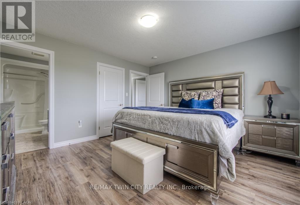 741 Hollinger Avenue, North Perth, Ontario  N4W 0J3 - Photo 28 - X12803864