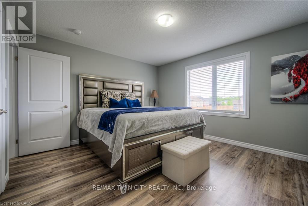 741 Hollinger Avenue, North Perth, Ontario  N4W 0J3 - Photo 27 - X12803864