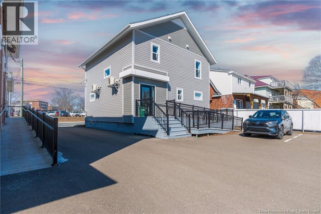 191-197 Université Avenue, Moncton, New Brunswick  E1C 5K4 - Photo 3 - NB135722