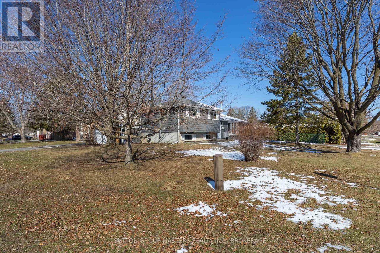 745 Louis Street, Kingston, Ontario  K7M 6M7 - Photo 4 - X12983740