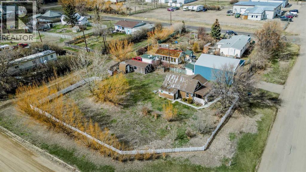 102 County Road, Warner, Alberta