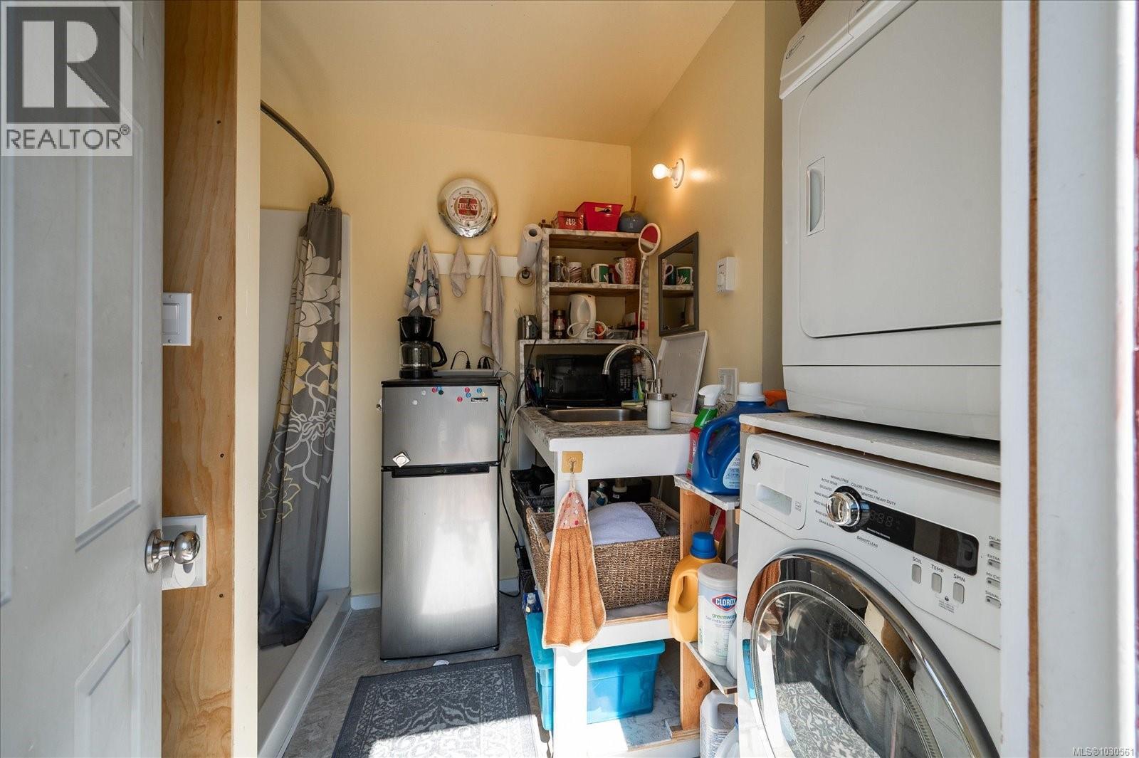 6593 Country Rd, Fanny Bay, British Columbia  V0W 1W0 - Photo 23 - 1030561