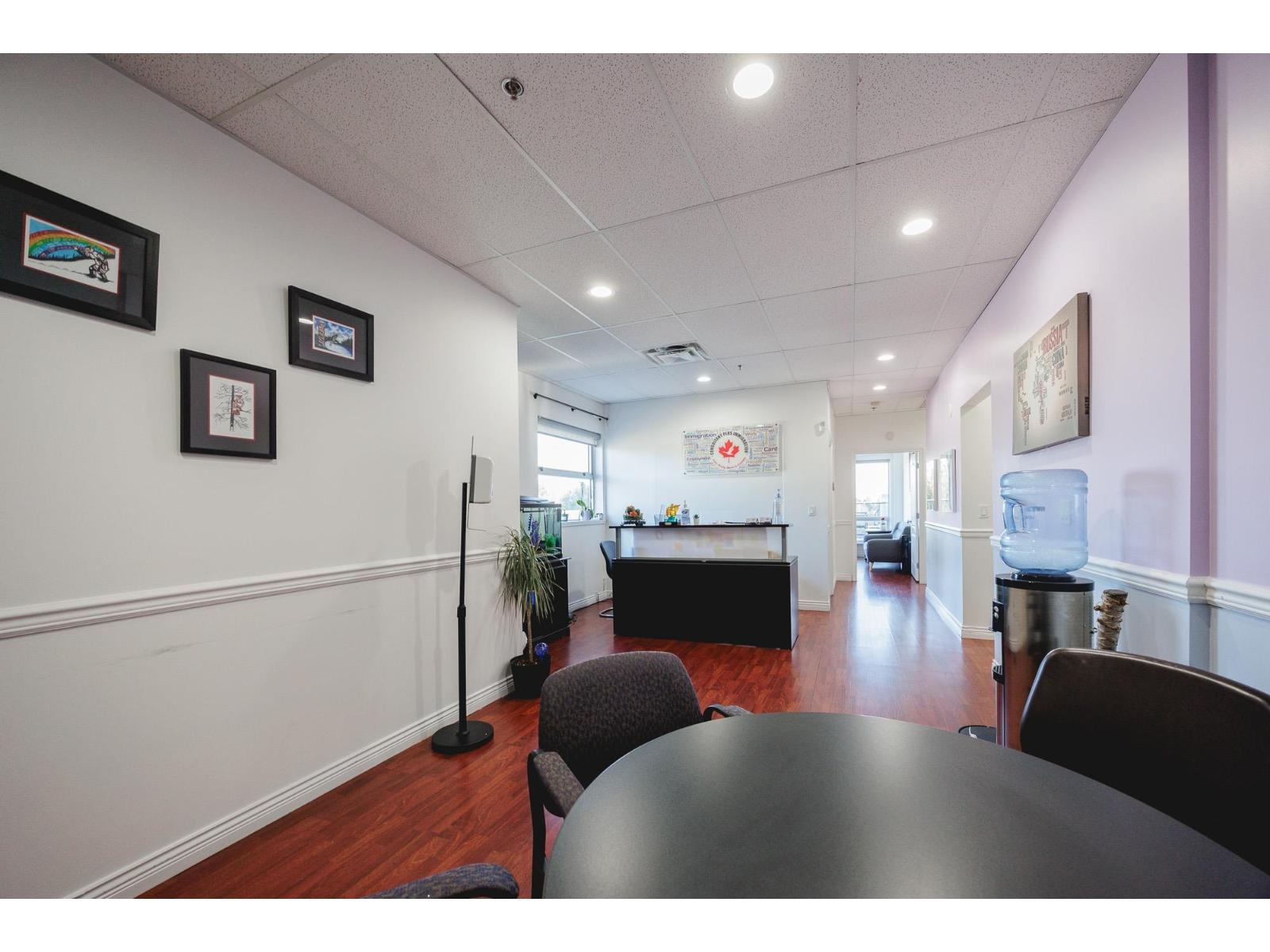 301 8268 120 Street, Surrey, British Columbia  V3W 3N4 - Photo 3 - C8077695