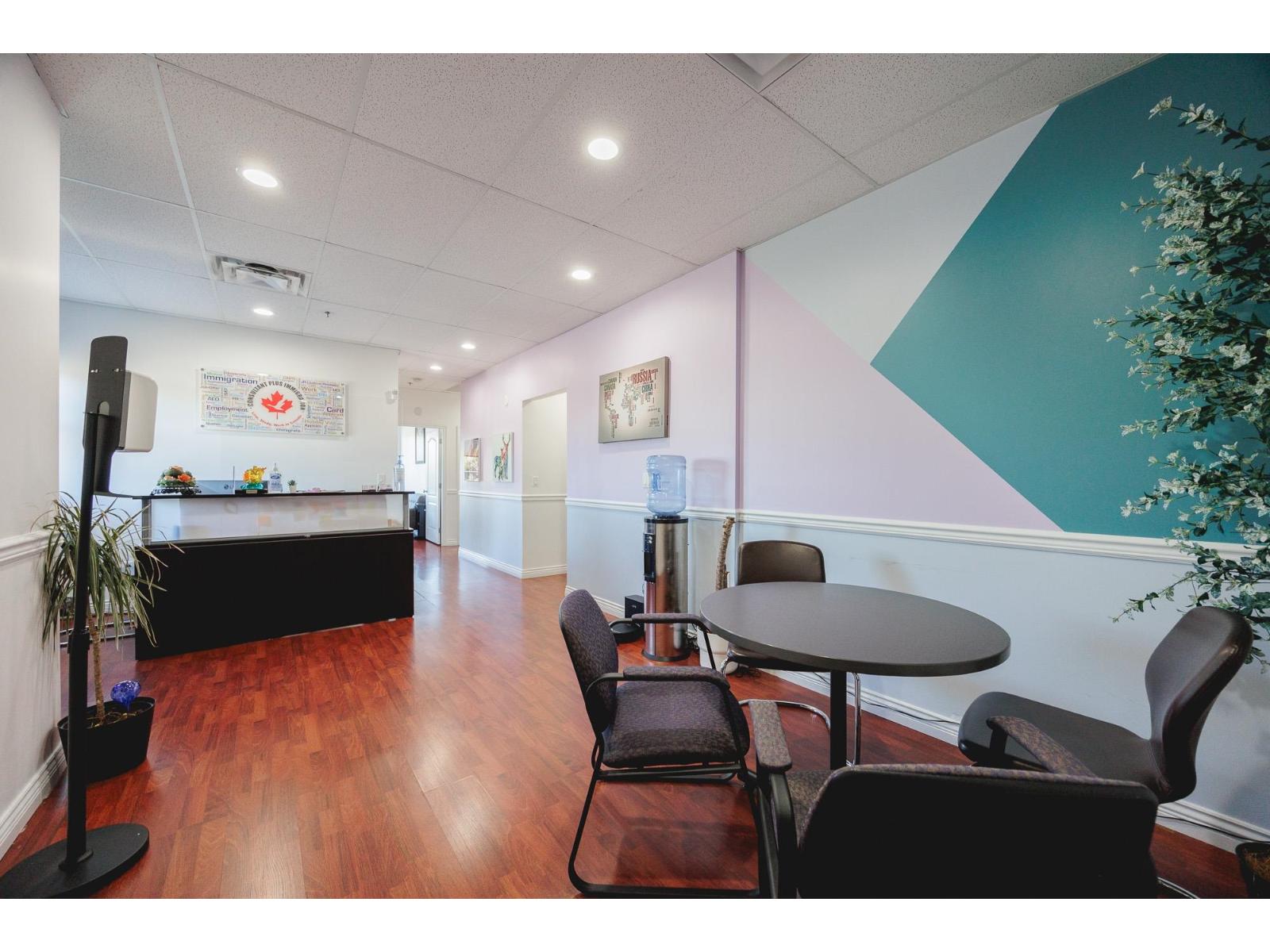 301 8268 120 Street, Surrey, British Columbia  V3W 3N4 - Photo 2 - C8077695