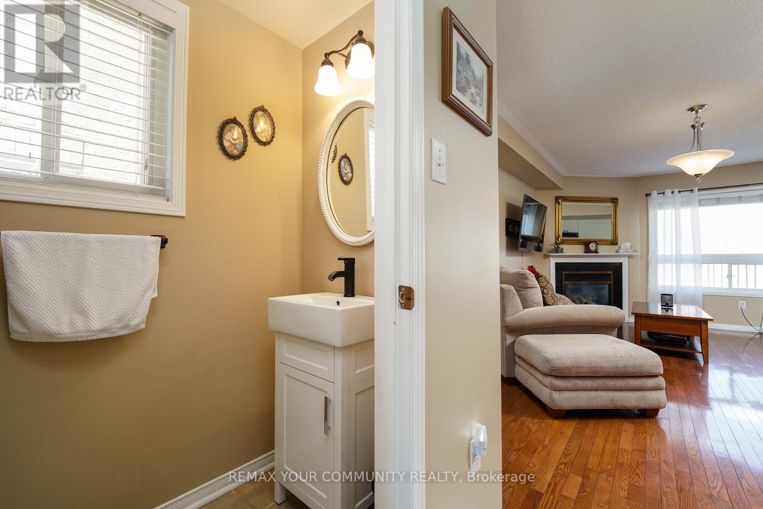 109 Collis Drive, Aurora, Ontario  L4G 7V2 - Photo 10 - N12983496