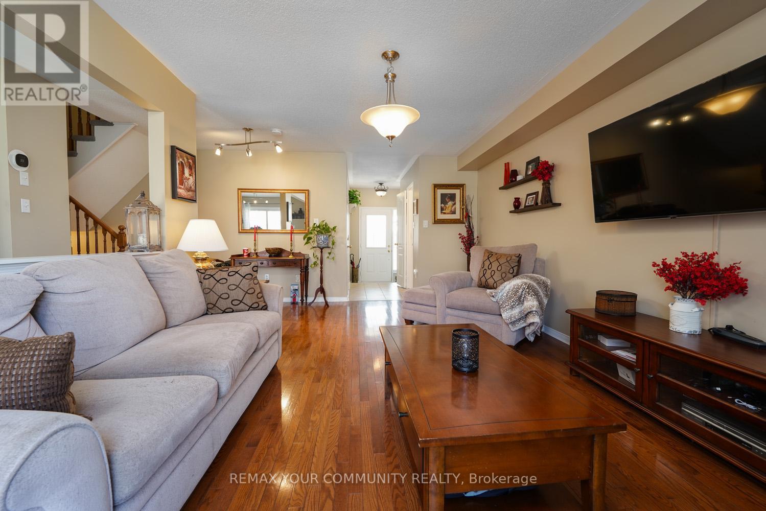 109 Collis Drive, Aurora, Ontario  L4G 7V2 - Photo 6 - N12983496