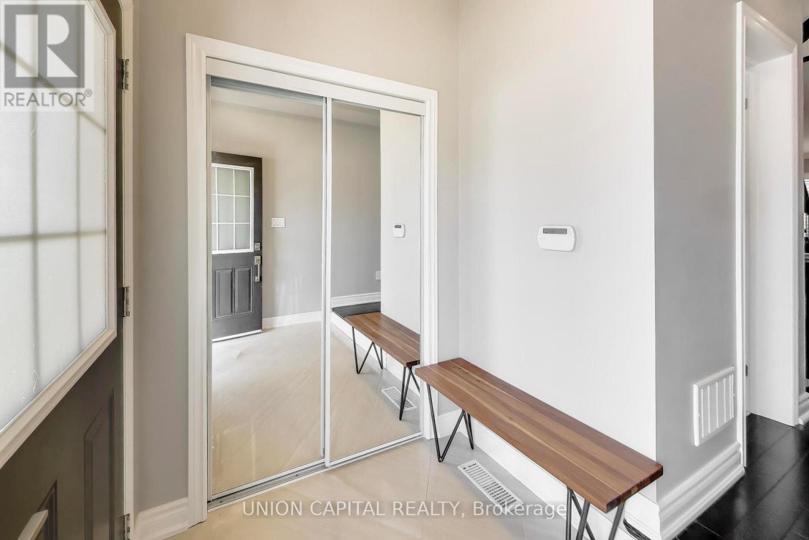 67 Win Timbers Crescent, Whitchurch-Stouffville, Ontario  L4A 0Y9 - Photo 5 - N12983502