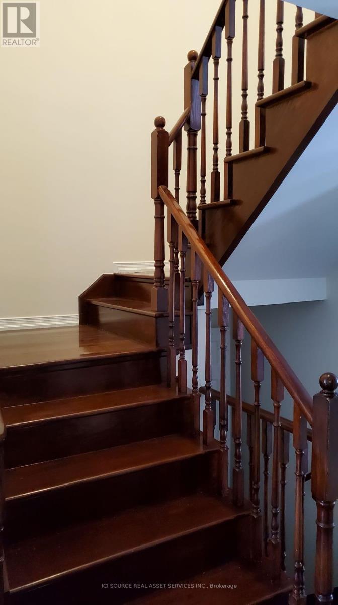 11 Levellands Crescent, Richmond Hill, Ontario  L4B 0A5 - Photo 4 - N12983682