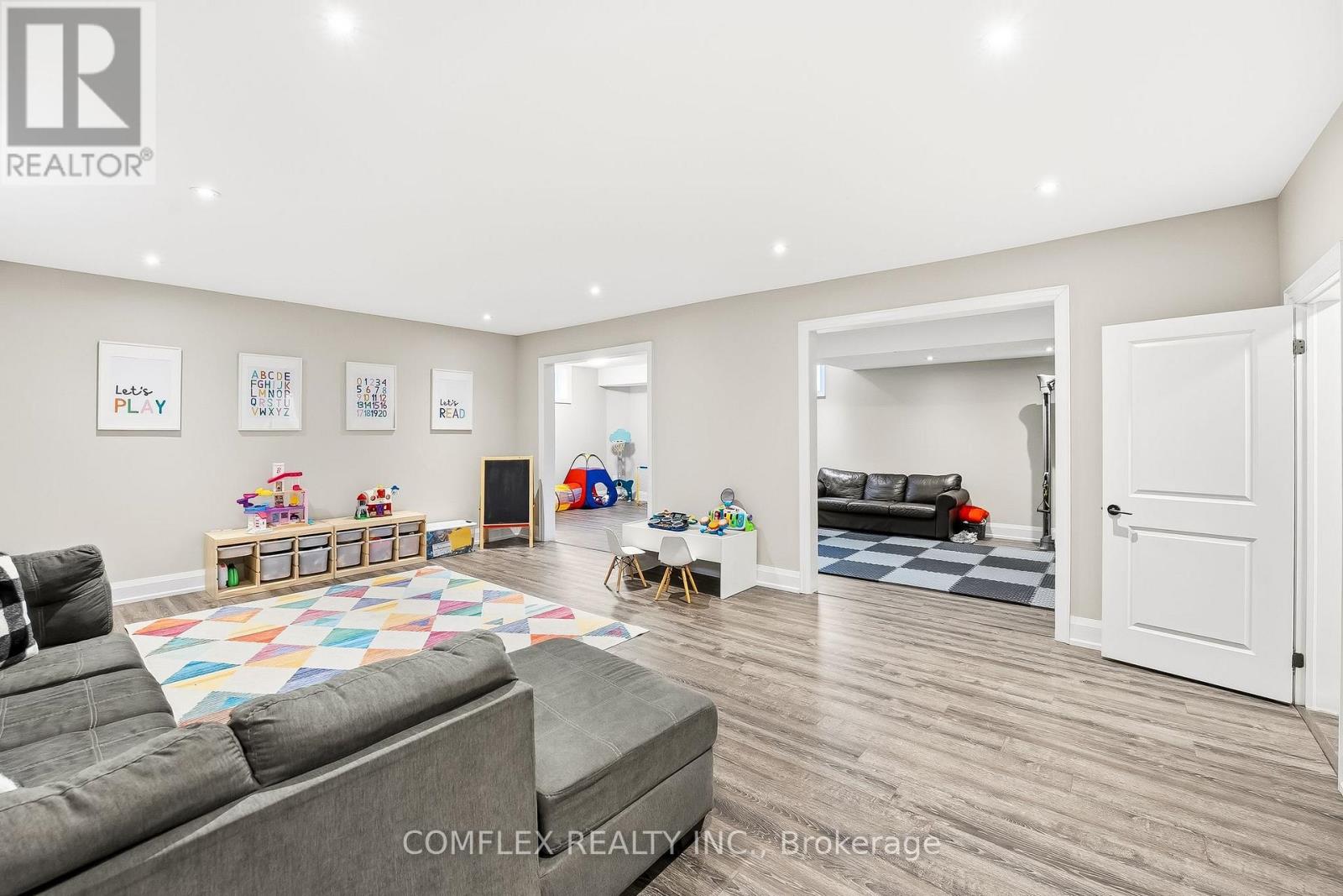 108 Avenue Road, Newmarket, Ontario  L3Y 1N3 - Photo 33 - N12983704