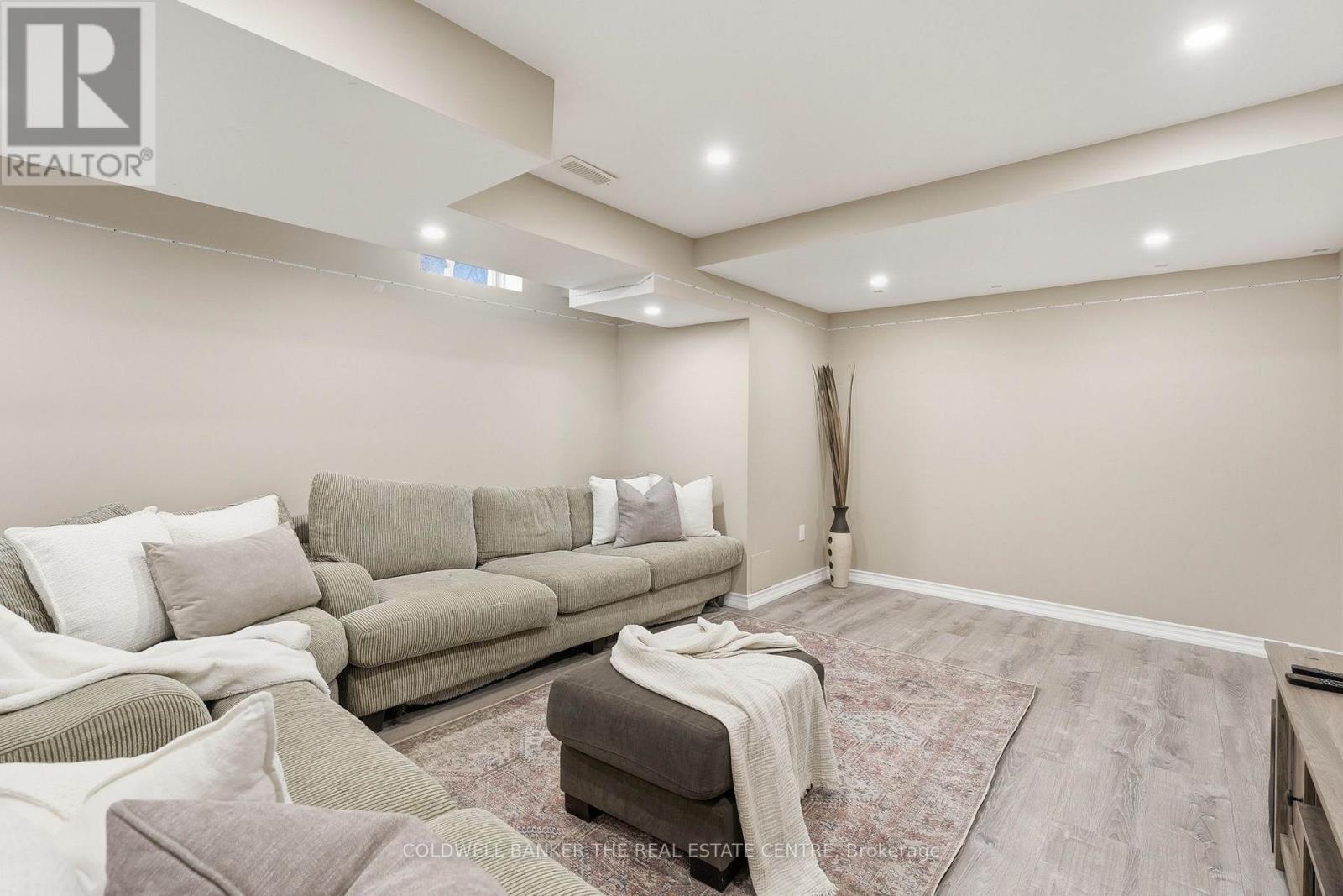 81 Romanelli Crescent N, Bradford West Gwillimbury (Bradford), Ontario  L3Z 0X7 - Photo 36 - N12983768