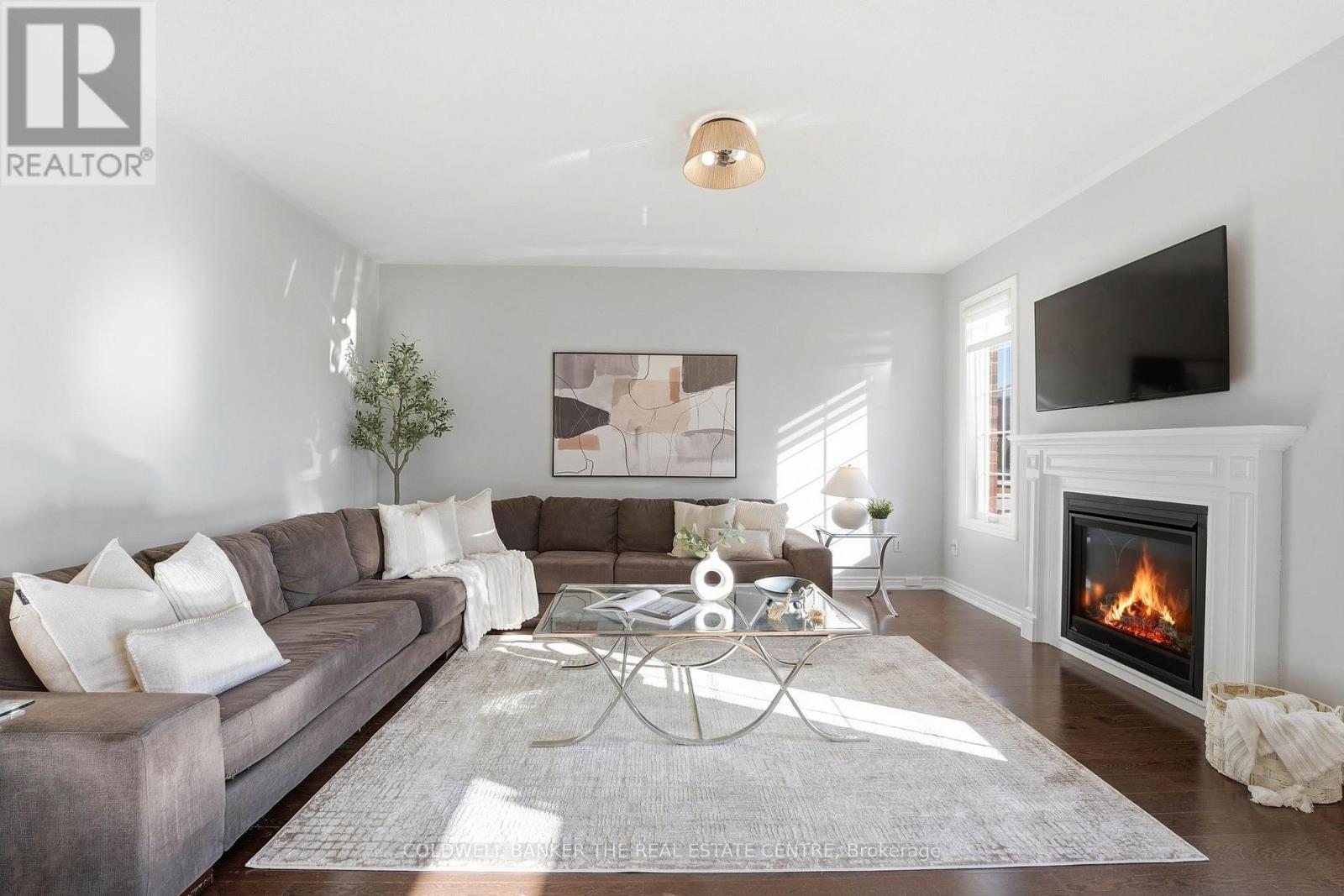 81 Romanelli Crescent N, Bradford West Gwillimbury (Bradford), Ontario  L3Z 0X7 - Photo 6 - N12983768