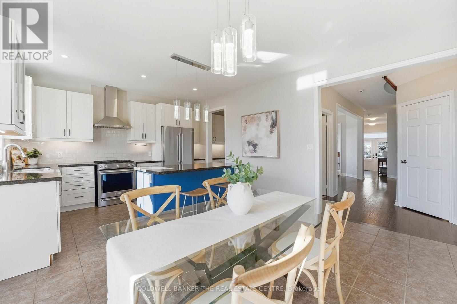 81 Romanelli Crescent N, Bradford West Gwillimbury (Bradford), Ontario  L3Z 0X7 - Photo 8 - N12983768