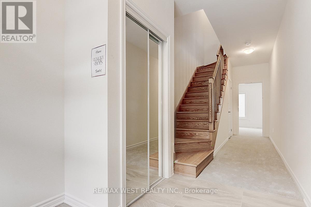 42 Quilico Road, Vaughan, Ontario  L4H 5G9 - Photo 3 - N12983788