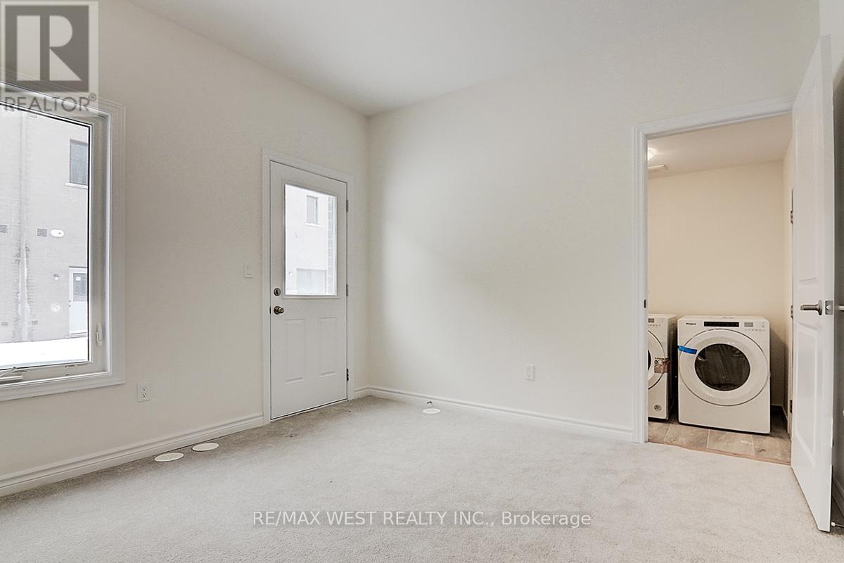 42 Quilico Road, Vaughan, Ontario  L4H 5G9 - Photo 4 - N12983788