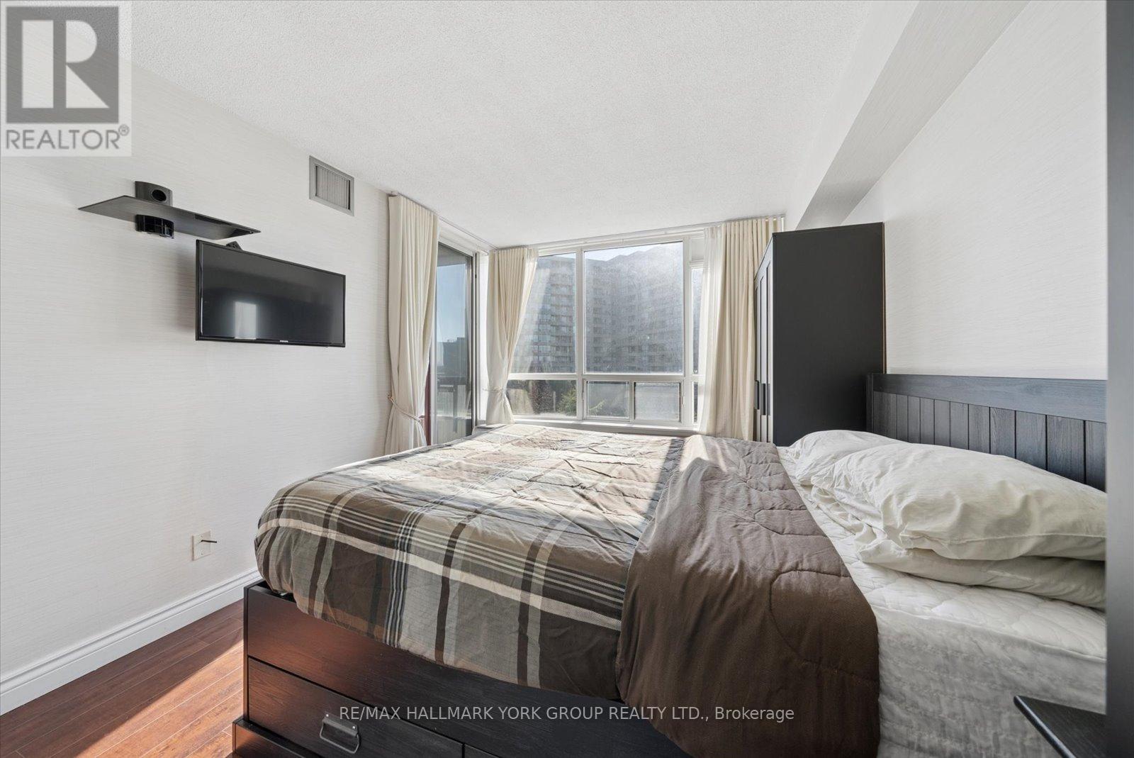 512 - 81 Townsgate Drive, Vaughan, Ontario  L4J 8E6 - Photo 17 - N12983840