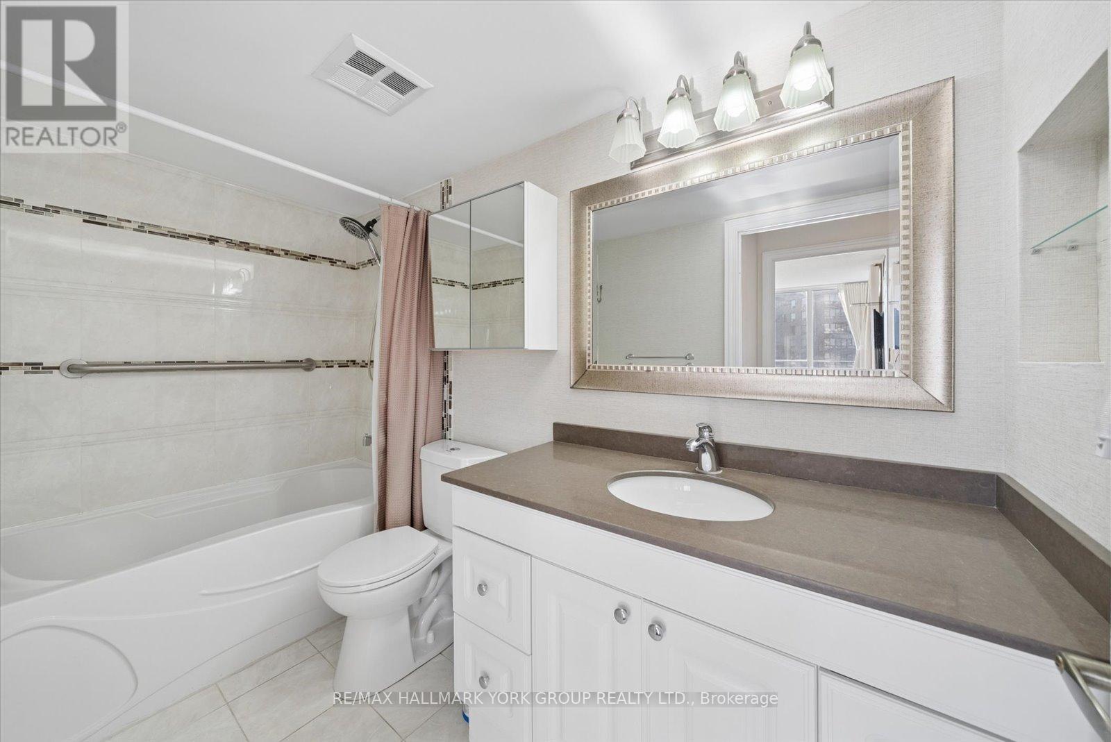 512 - 81 Townsgate Drive, Vaughan, Ontario  L4J 8E6 - Photo 22 - N12983840