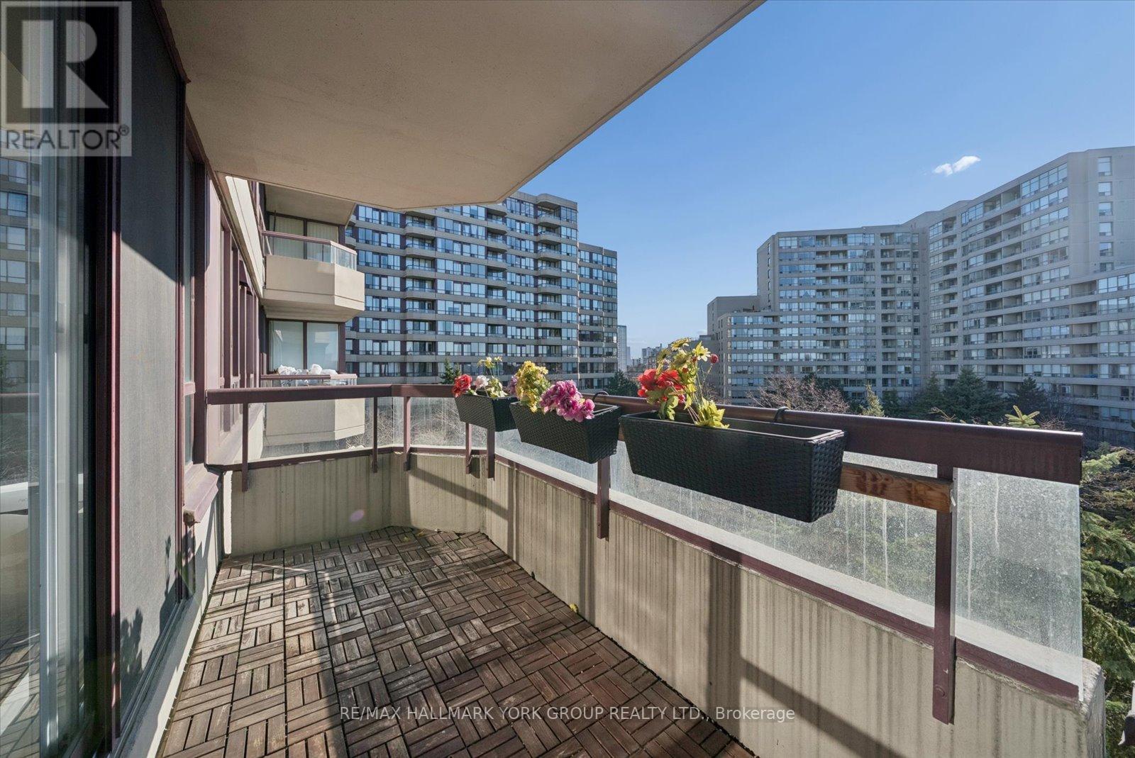 512 - 81 Townsgate Drive, Vaughan, Ontario  L4J 8E6 - Photo 23 - N12983840