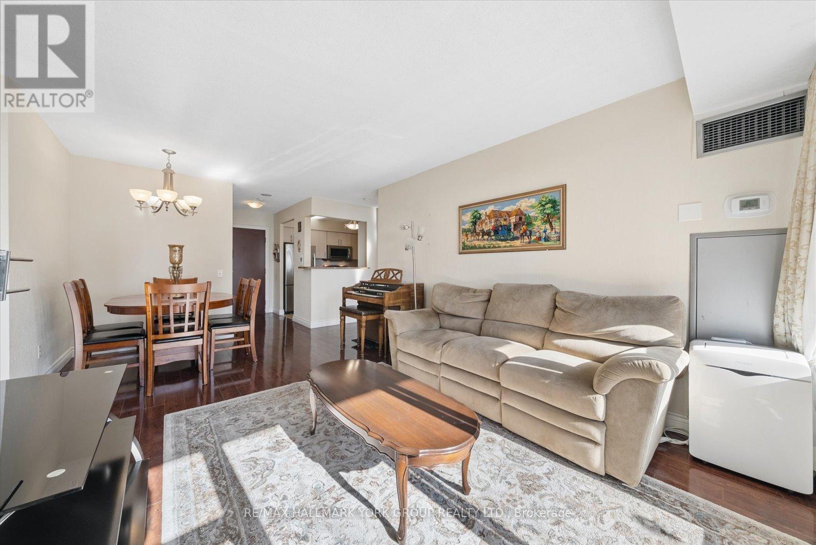 512 - 81 Townsgate Drive, Vaughan, Ontario  L4J 8E6 - Photo 7 - N12983840