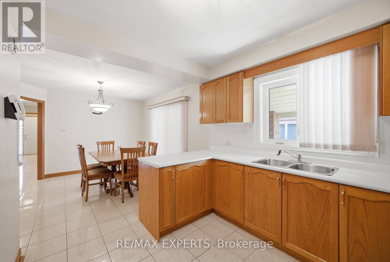 92 Mapes Avenue, Vaughan, Ontario  L4L 8R9 - Photo 10 - N12983846