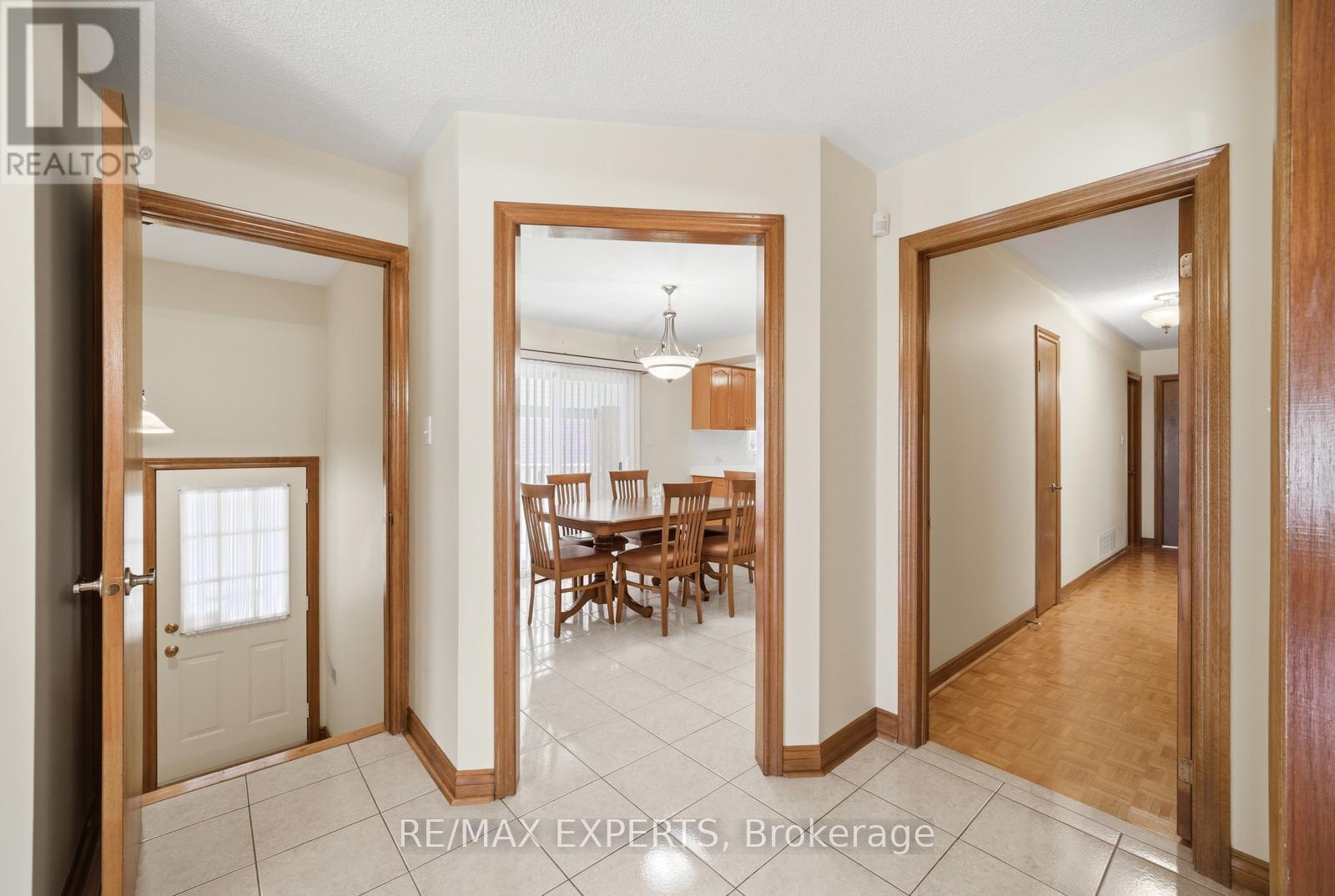 92 Mapes Avenue, Vaughan, Ontario  L4L 8R9 - Photo 5 - N12983846